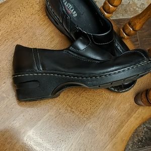 eastland leather clogs
